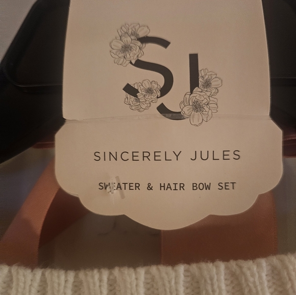 Sincerely Jules 2 piece Bow sweater with matching bow - Picture 8 of 14